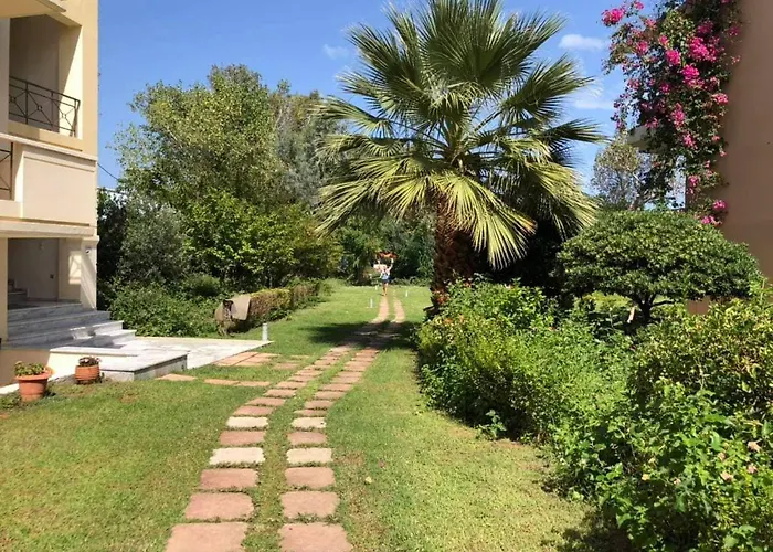 Marita'S Apartments Chania  With Golf Course