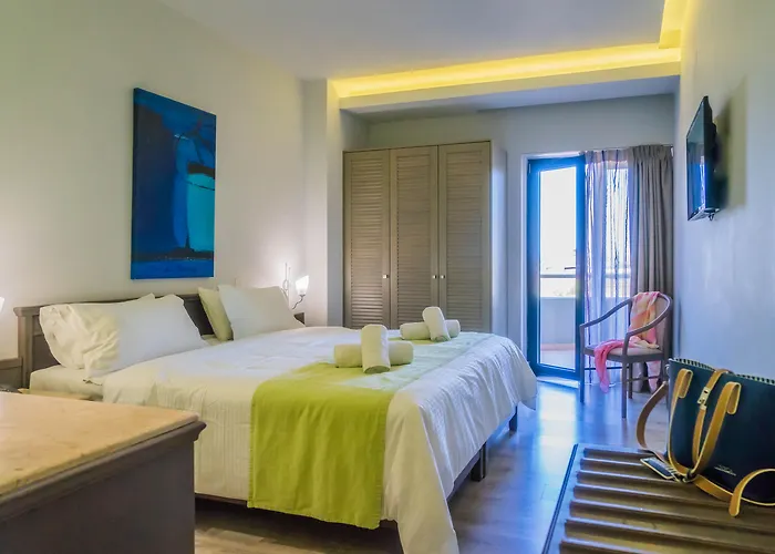 Heraklion (Crete) hotels near Municipal Museum of the Battle of Crete and the National Resistance