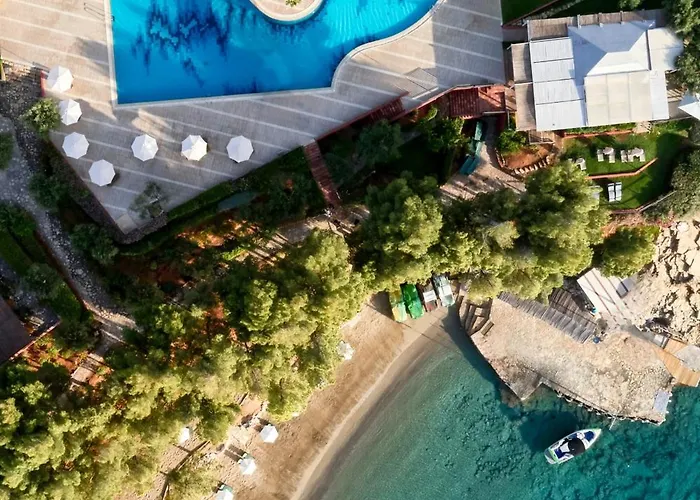 Agios Nikolaos (Crete) hotels near Lake Voulismeni