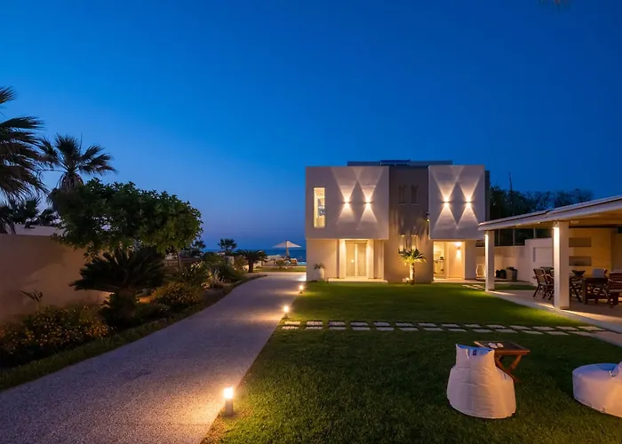Hersonissos Beach Villa - Your Seafront Retreat By Etouri