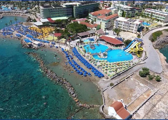 Pet friendly Eri Beach & Village Hotel Hersonissos 