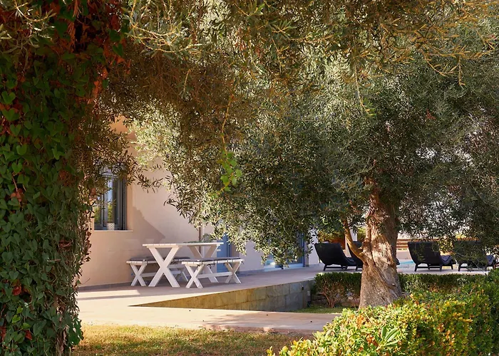Cabin Rentals in Hersonissos (Crete)
