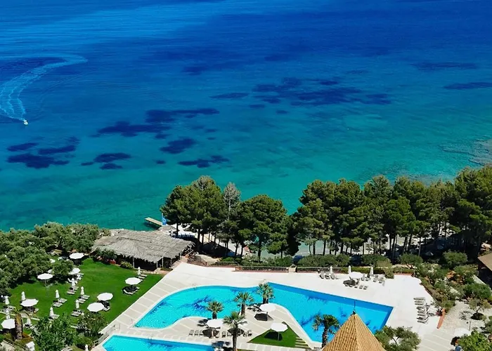 Agios Nikolaos (Crete) hotels near Lake Voulismeni
