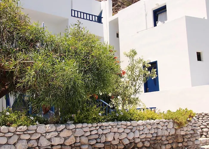 Loutro Hotels